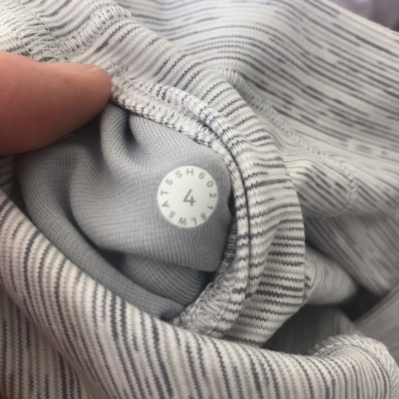 **SOLD** Lululemon Wunder Under Pant 25” in WAFS - Picture 4 of 6